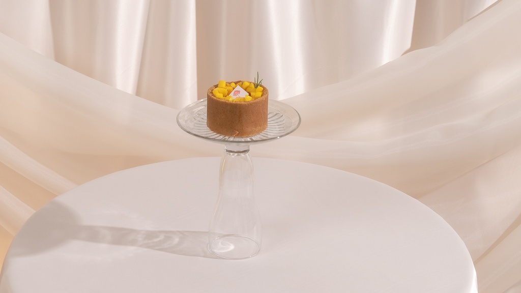 Small mango cheesecake